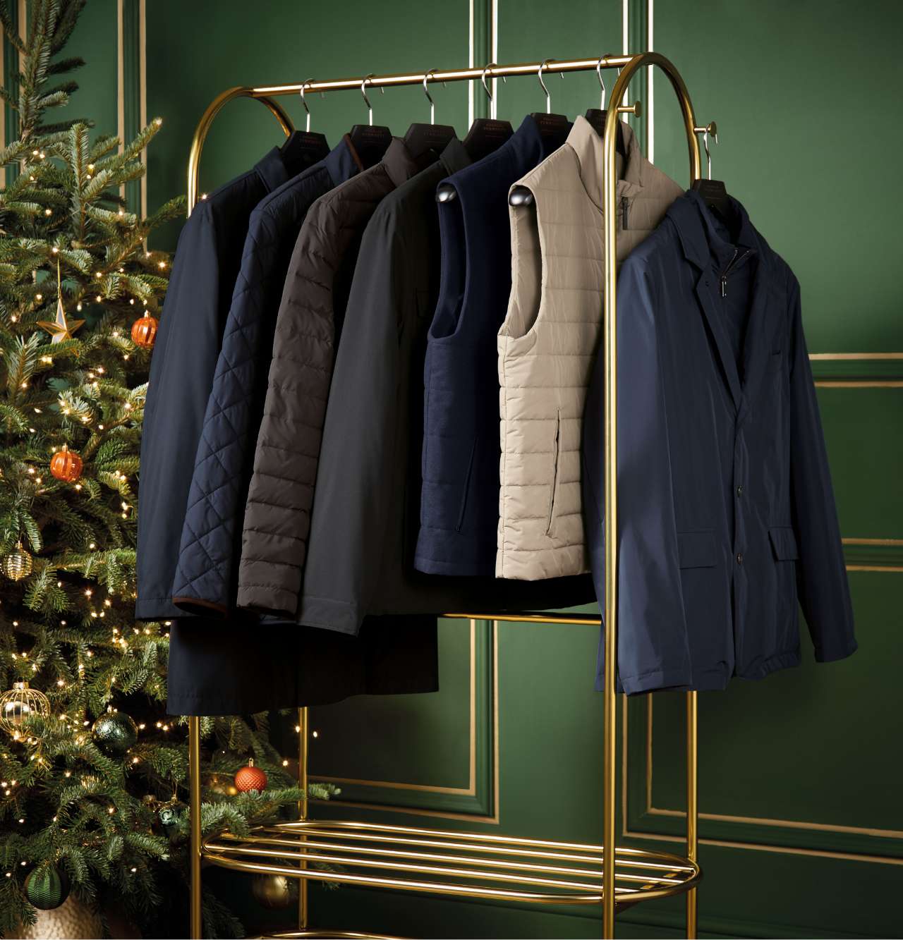 COATS & GILETS
