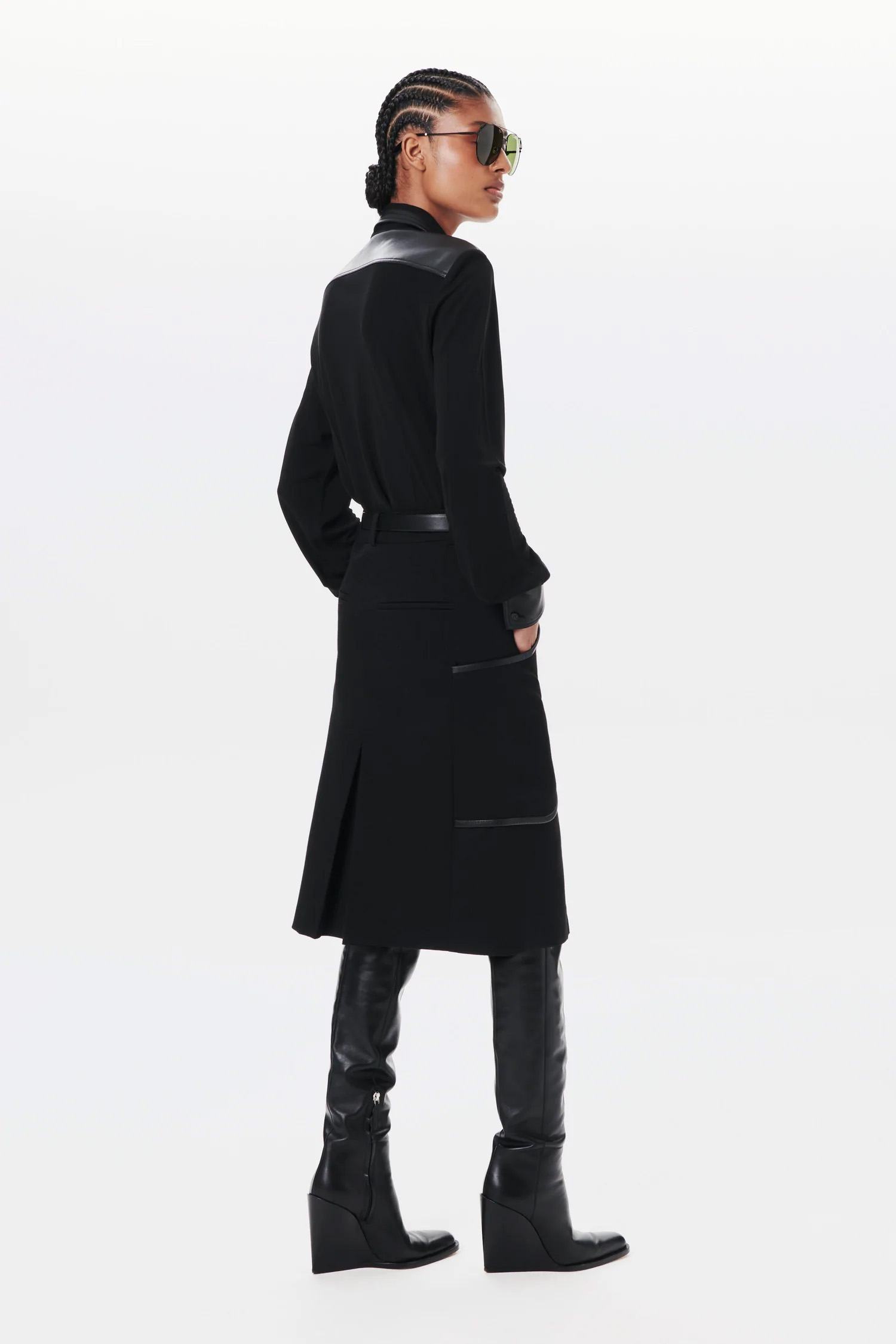 Pointed Collar Shirt in Black 