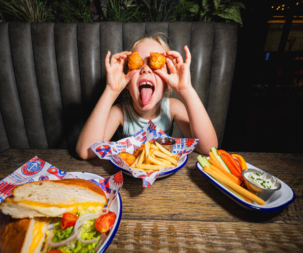 KIDS EAT FREE