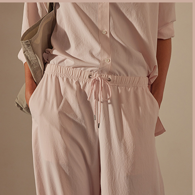 LIGHTWEIGHT MATTE SATIN WIDE LEG PANT