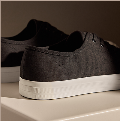 Men's Cotton Canvas Low Top Sneaker