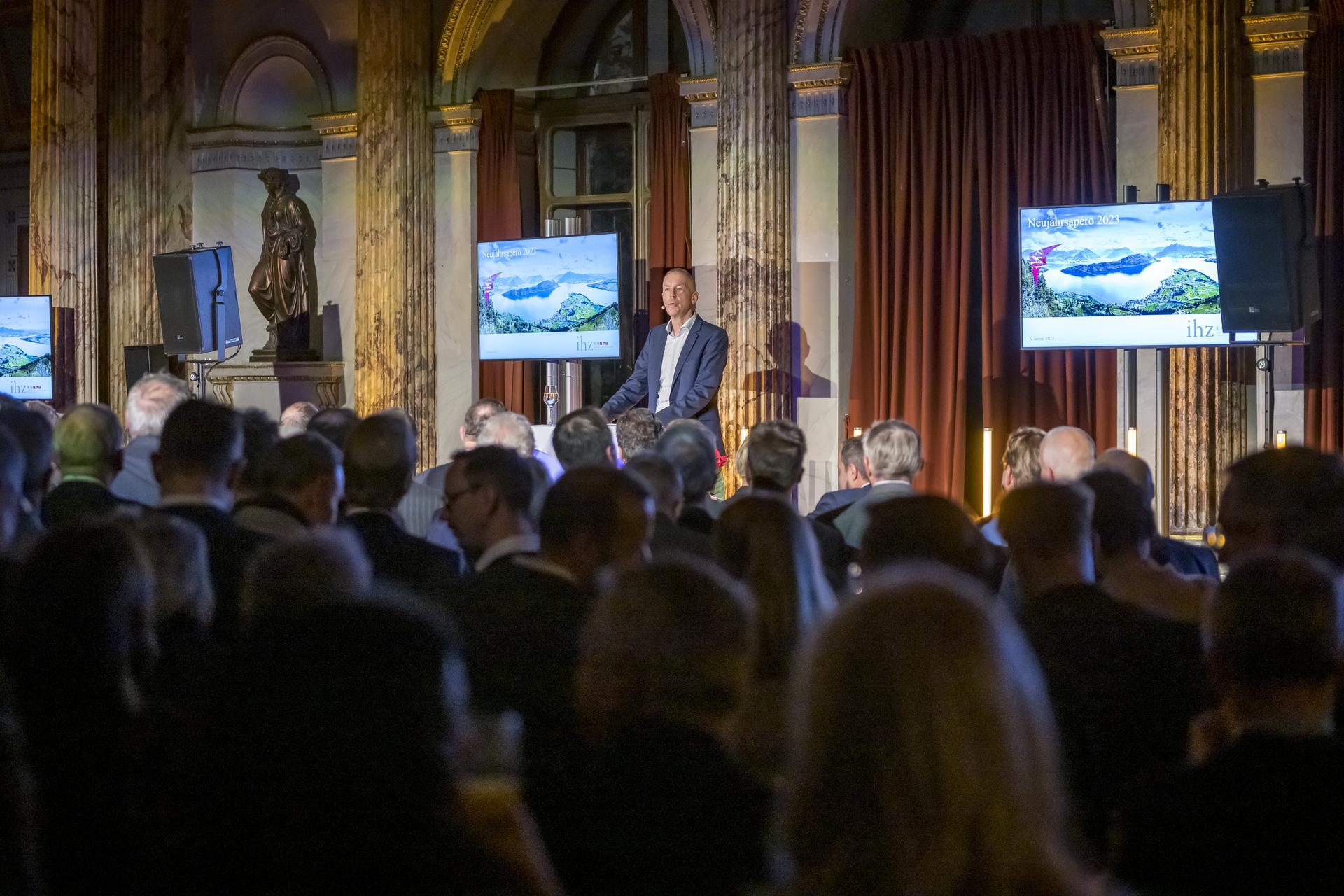 Industrie- und Handelskammer Zentralschweiz IHZ Anlässe Wirtschaftslunch Von Pilotinnen lernen